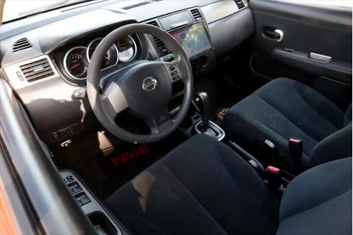 2010 Nissan Versa 1.8 S