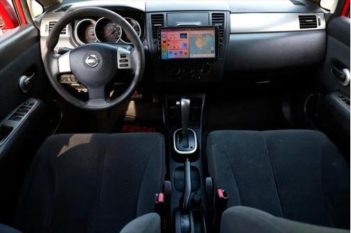 2010 Nissan Versa 1.8 S