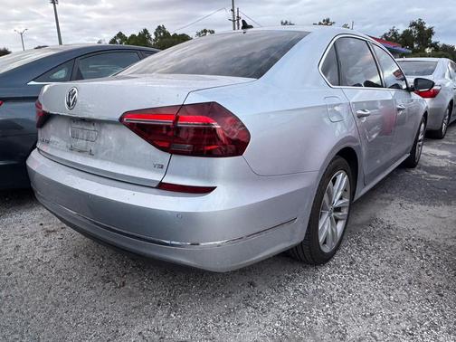 2018 Volkswagen Passat SE