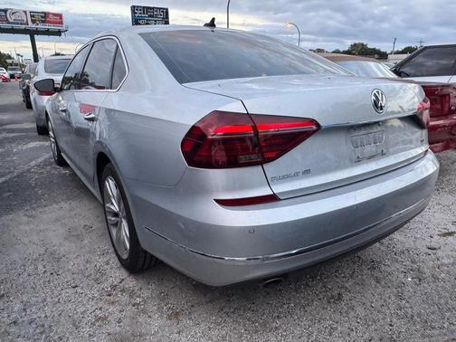 2018 Volkswagen Passat SE