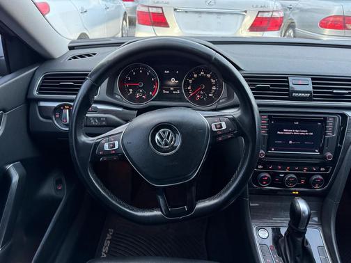 2018 Volkswagen Passat SE