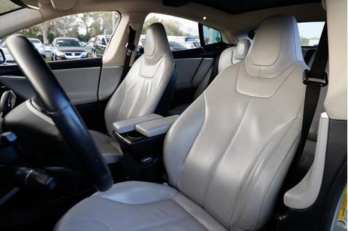 2013 Tesla Model S 4dr Sdn