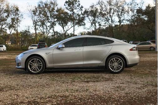 2013 Tesla Model S 4dr Sdn