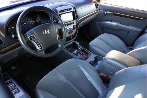 2010 Hyundai SANTA FE SE