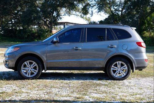 2010 Hyundai SANTA FE SE