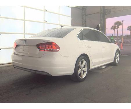 2012 Volkswagen Passat 2.5 SE