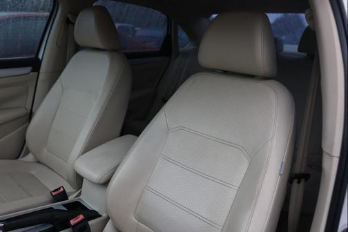 2012 Volkswagen Passat 2.5 SE