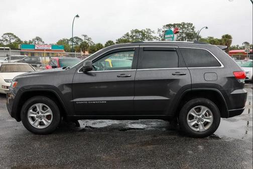 Brilliant Black Crystal Pearlcoat 2014 Jeep Grand Cherokee Laredo