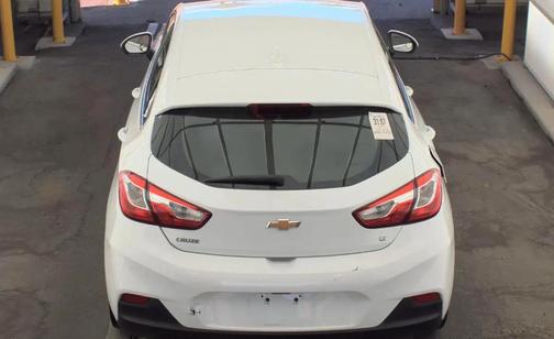 Summit White 2018 Chevrolet Cruze LT