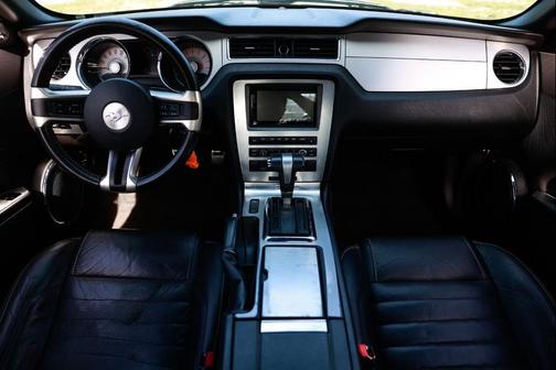 2011 Ford Mustang V6 Premium