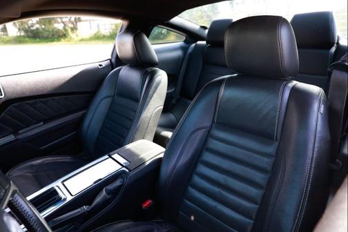 2011 Ford Mustang V6 Premium