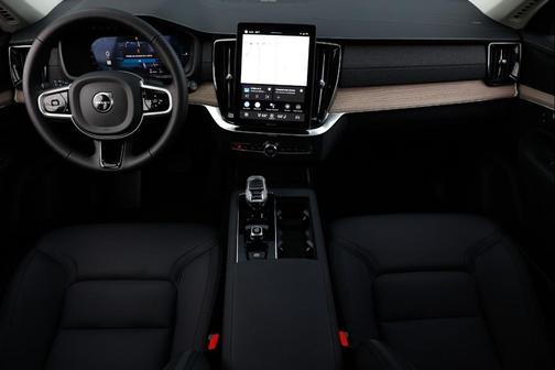 2025 Volvo XC90 Plug-In Hybrid T8 Plus 7-Seater