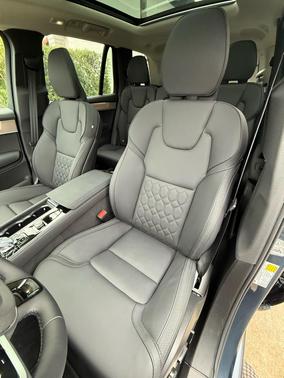 2025 Volvo XC90 Plug-In Hybrid T8 Plus 7-Seater