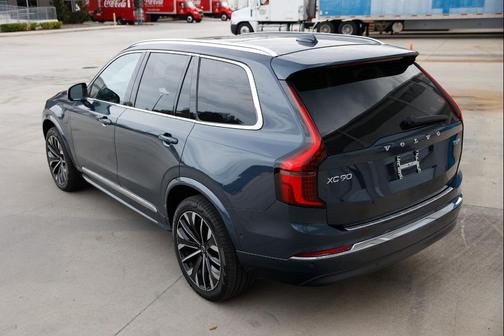 2025 Volvo XC90 Plug-In Hybrid T8 Plus 7-Seater