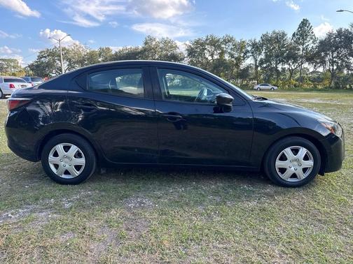 2019 Toyota Yaris Sedan L