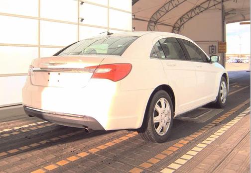 2011 Chrysler 200 LX