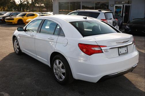 2011 Chrysler 200 LX