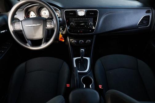 2011 Chrysler 200 LX