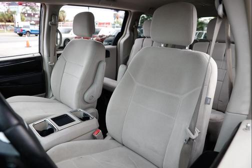 2011 Chrysler Town & Country Touring