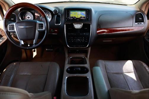 2013 Chrysler Town & Country Limited