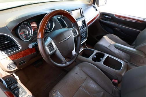 2013 Chrysler Town & Country Limited