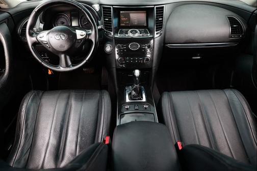 2014 INFINITI QX70 Base