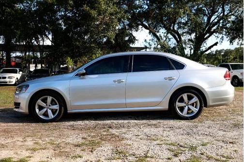 2012 Volkswagen Passat 2.5 SE