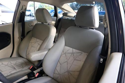 2013 Ford Fiesta SE