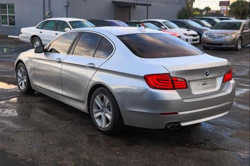 2011 BMW 528 528i