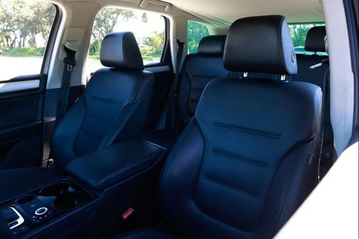 2012 Volkswagen Touareg VR6 Sport