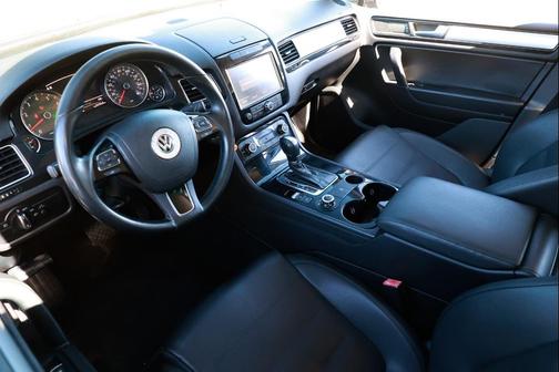 2012 Volkswagen Touareg VR6 Sport