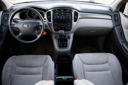 2001 Toyota Highlander Base