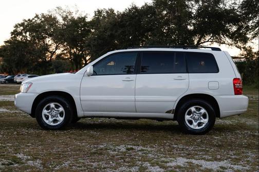 2001 Toyota Highlander Base