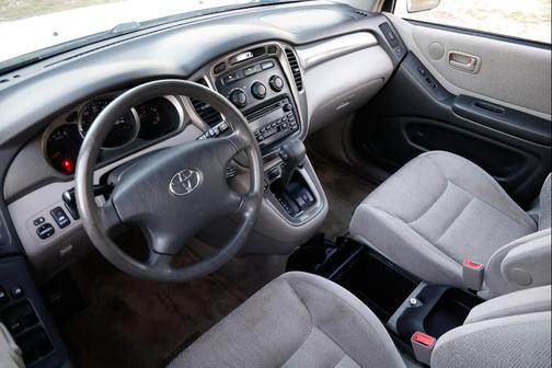 2001 Toyota Highlander Base