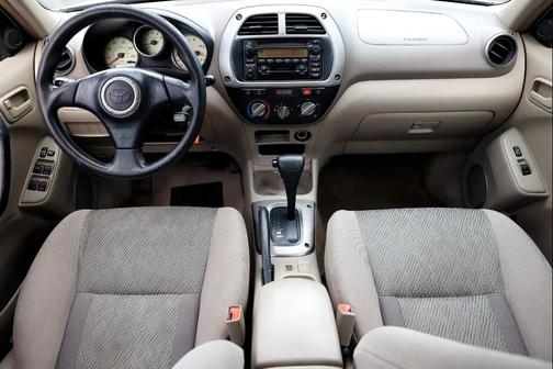 2002 Toyota RAV4 Base