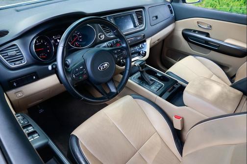 2017 Kia Sedona LX