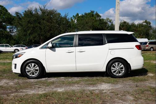 2017 Kia Sedona LX