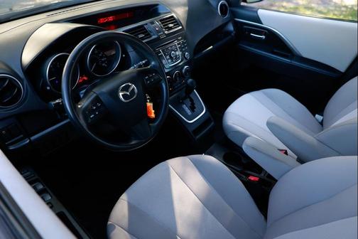 2013 Mazda Mazda5 Sport