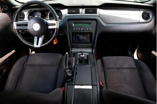 2012 Ford Mustang V6