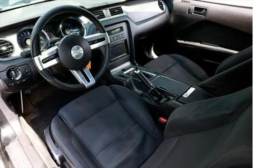 2012 Ford Mustang V6