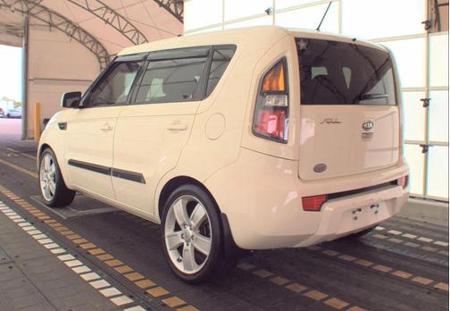 2011 Kia Soul +