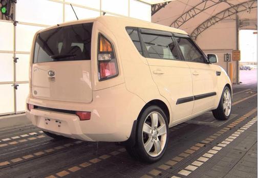 2011 Kia Soul +