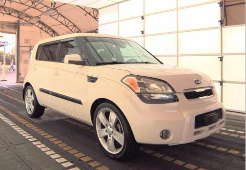 2011 Kia Soul +