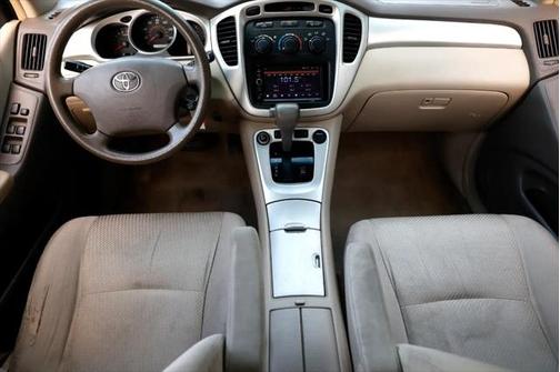 2004 Toyota Highlander Base