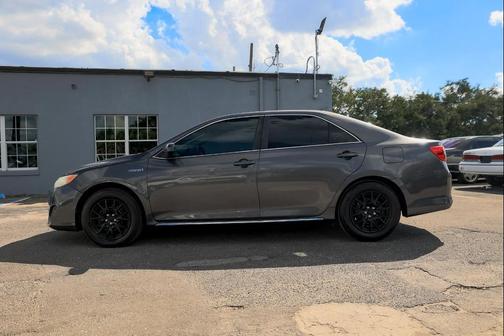 2014 Toyota Camry Hybrid LE
