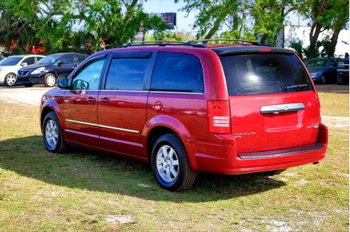 2010 Chrysler Town & Country Touring