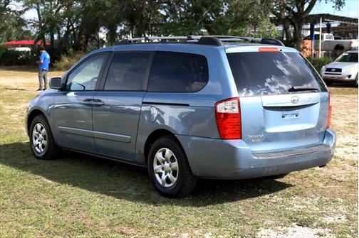 2008 Kia Sedona LX