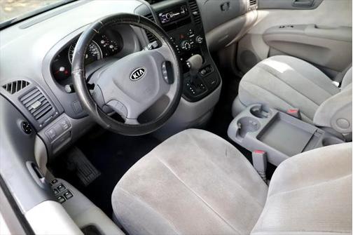 2008 Kia Sedona LX