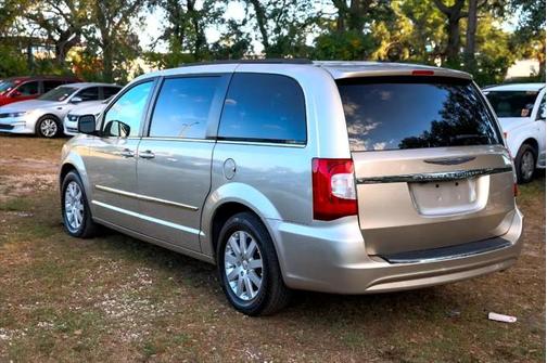 2012 Chrysler Town & Country Touring