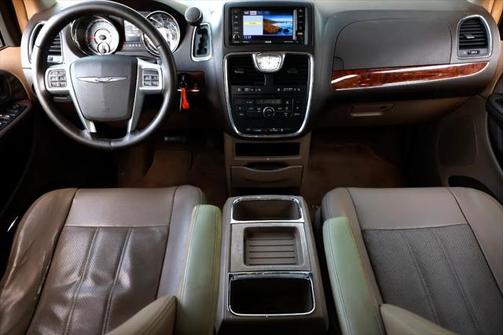 2012 Chrysler Town & Country Touring